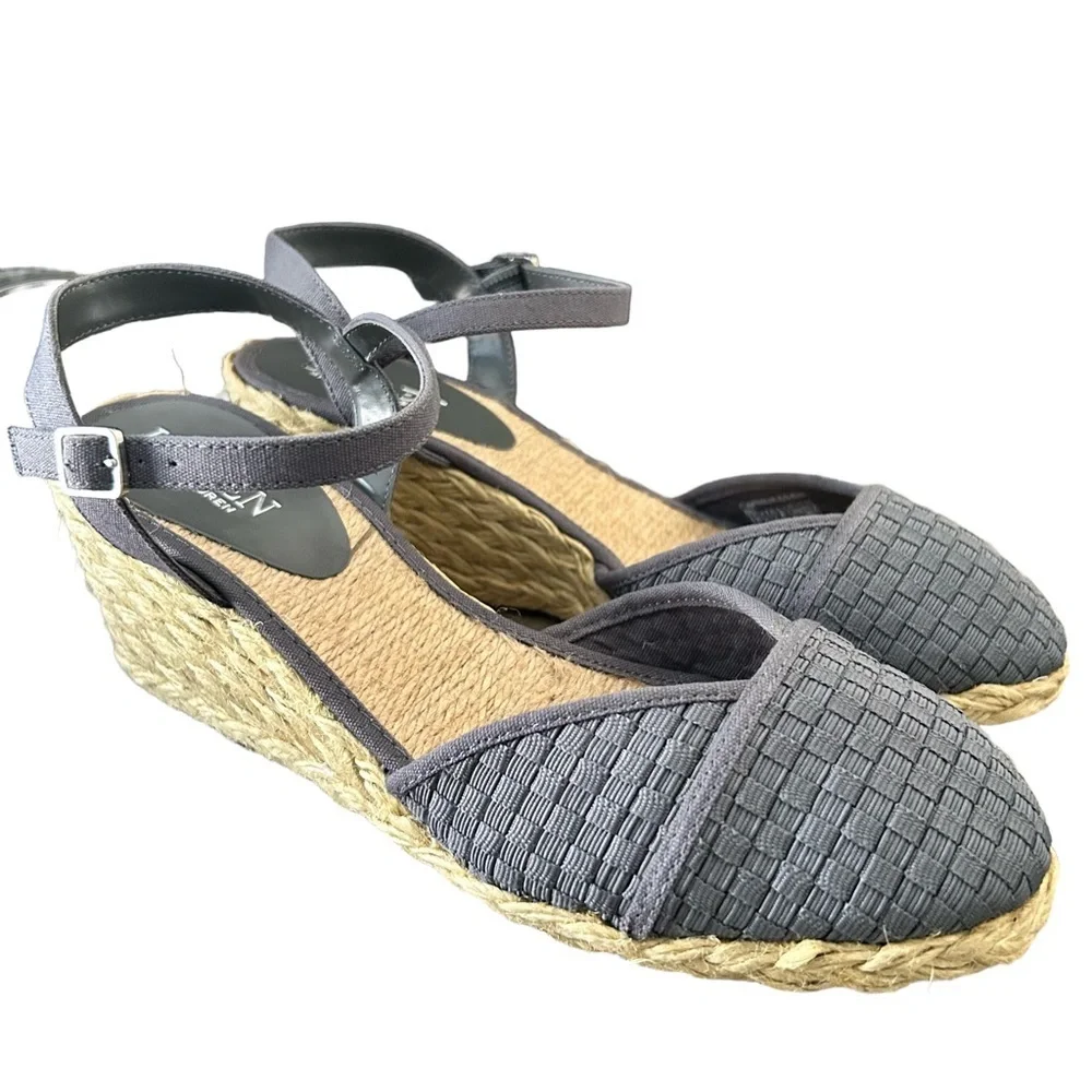 Lauren Ralph Lauren Charcoal Woven Sandals. Size 8